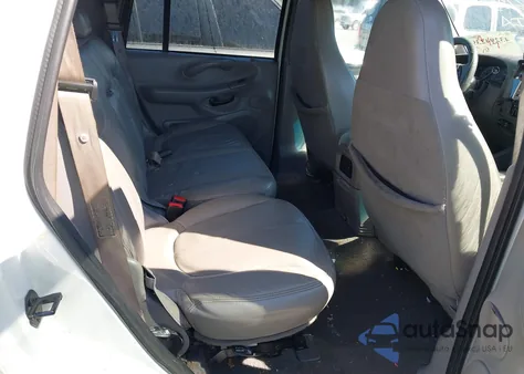 2000 Ford Expedition Xlt from USA, damaged, VIN 1FMRU15L8YLB14872